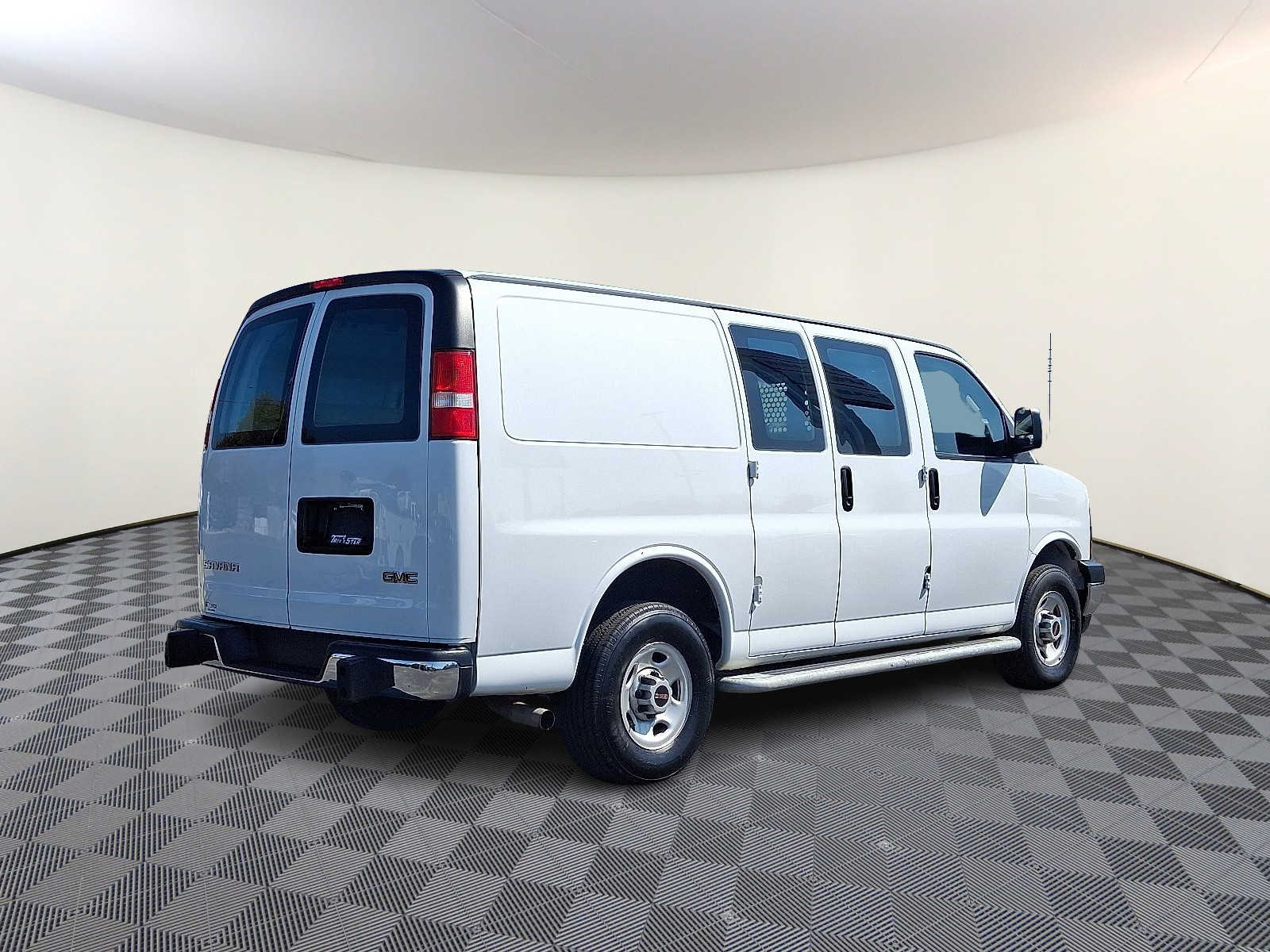 2024 GMC Savana Cargo Work Van - Photo 11