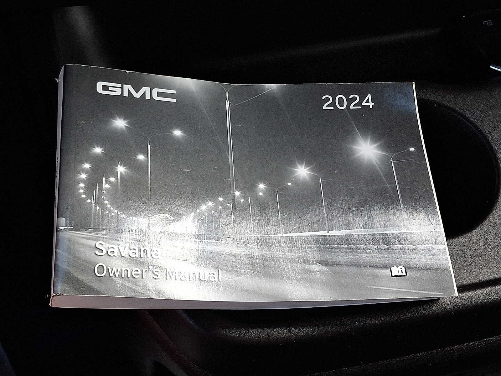 2024 GMC Savana Cargo Work Van - Photo 54