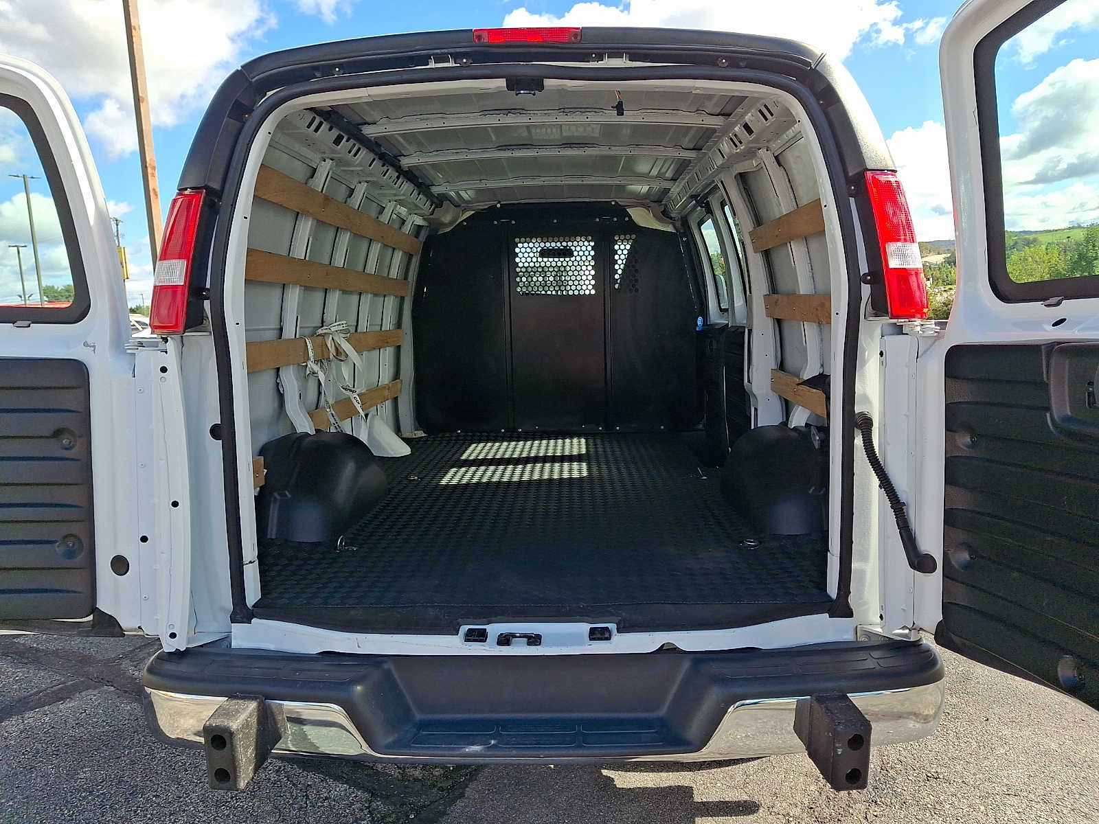2024 GMC Savana Cargo Work Van - Photo 60