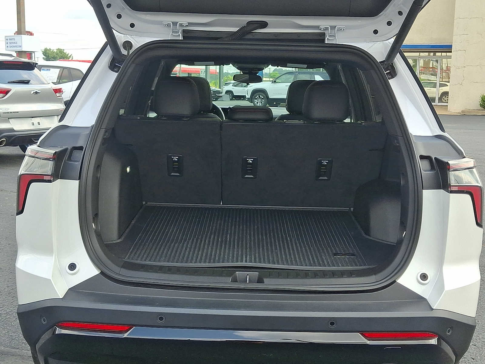 2025 Chevrolet Equinox RS - Photo 30