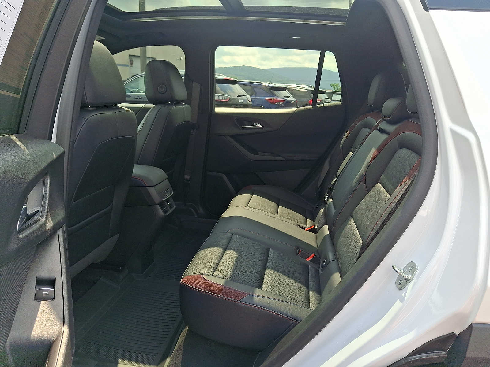 2025 Chevrolet Equinox RS - Photo 10