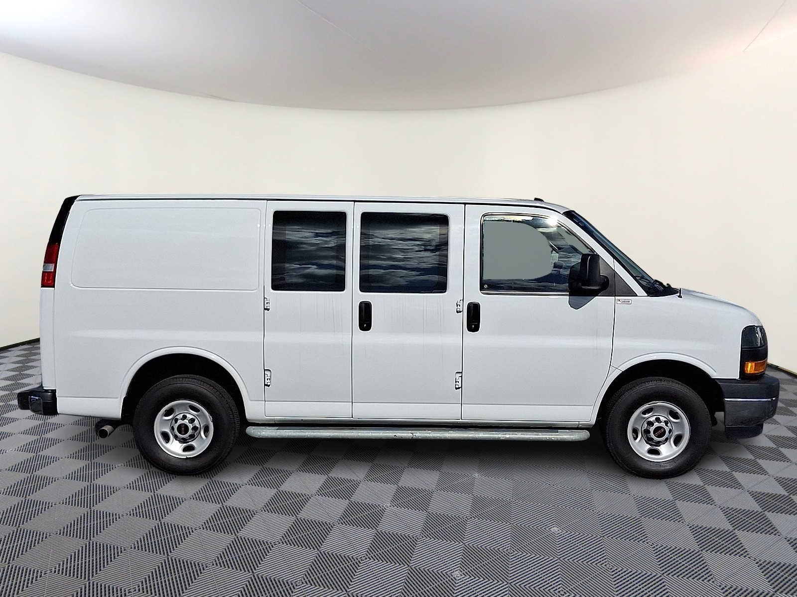 2024 GMC Savana Cargo Work Van - Photo 14
