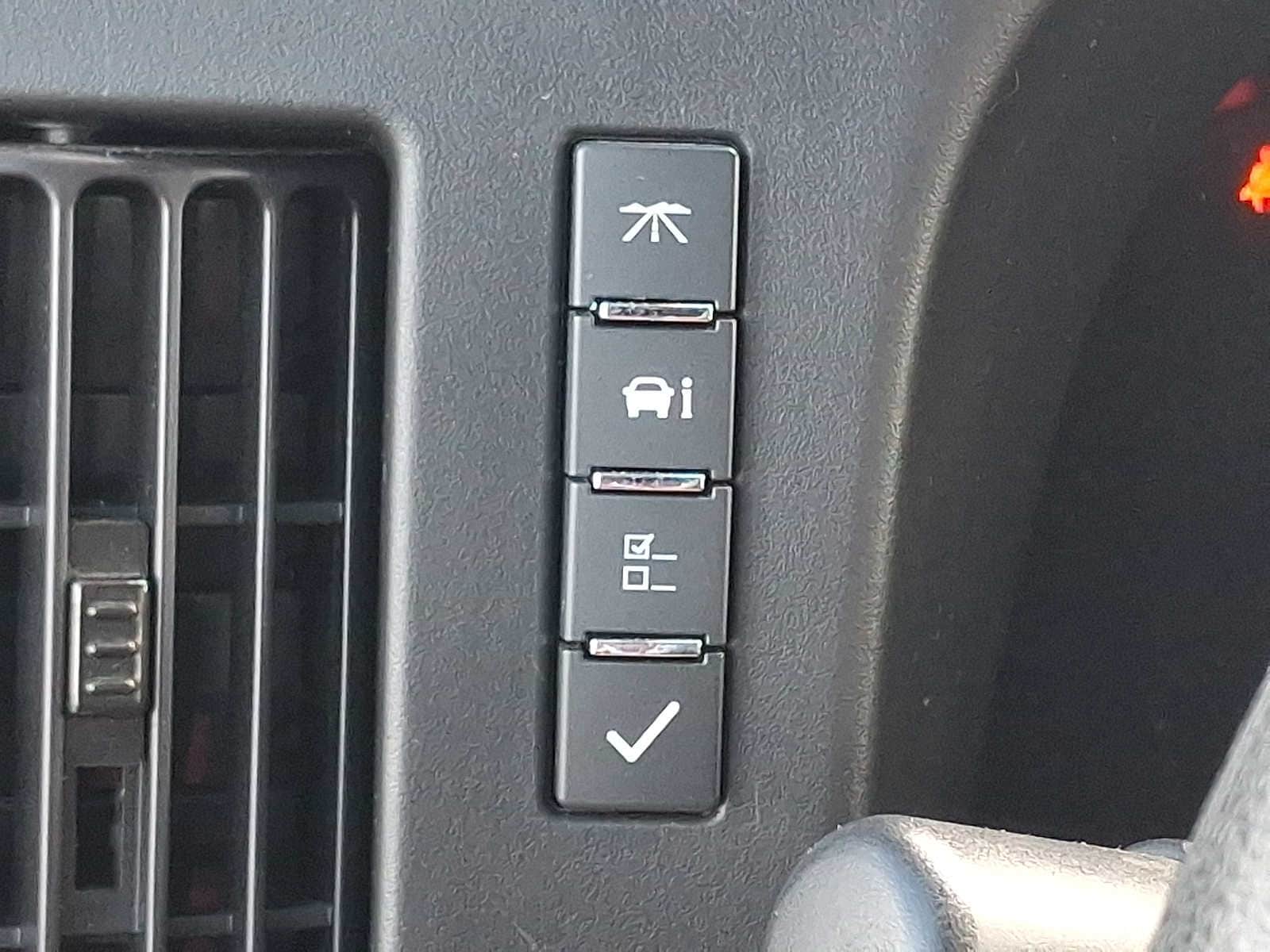 2024 GMC Savana Cargo Work Van - Photo 42