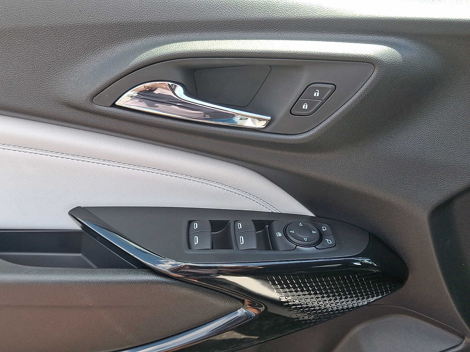 2026 Chevrolet Trax LT - Photo 8