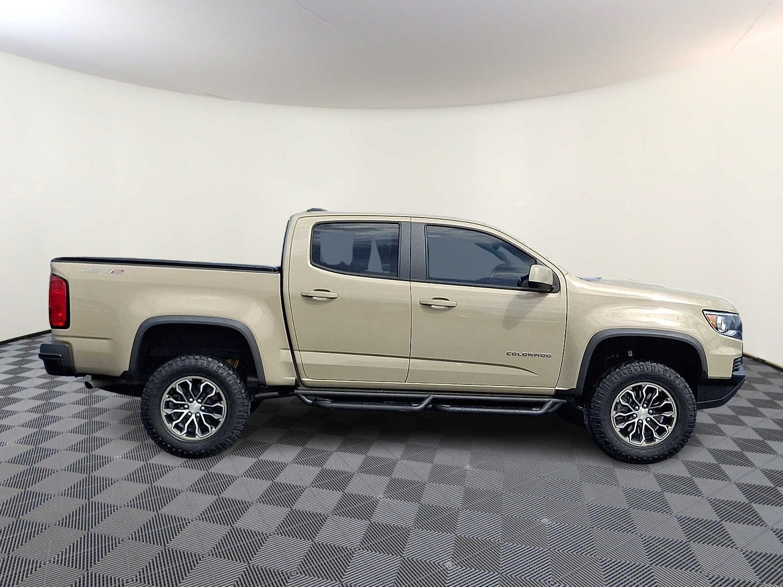 2022 Chevrolet Colorado ZR2 - Photo 7