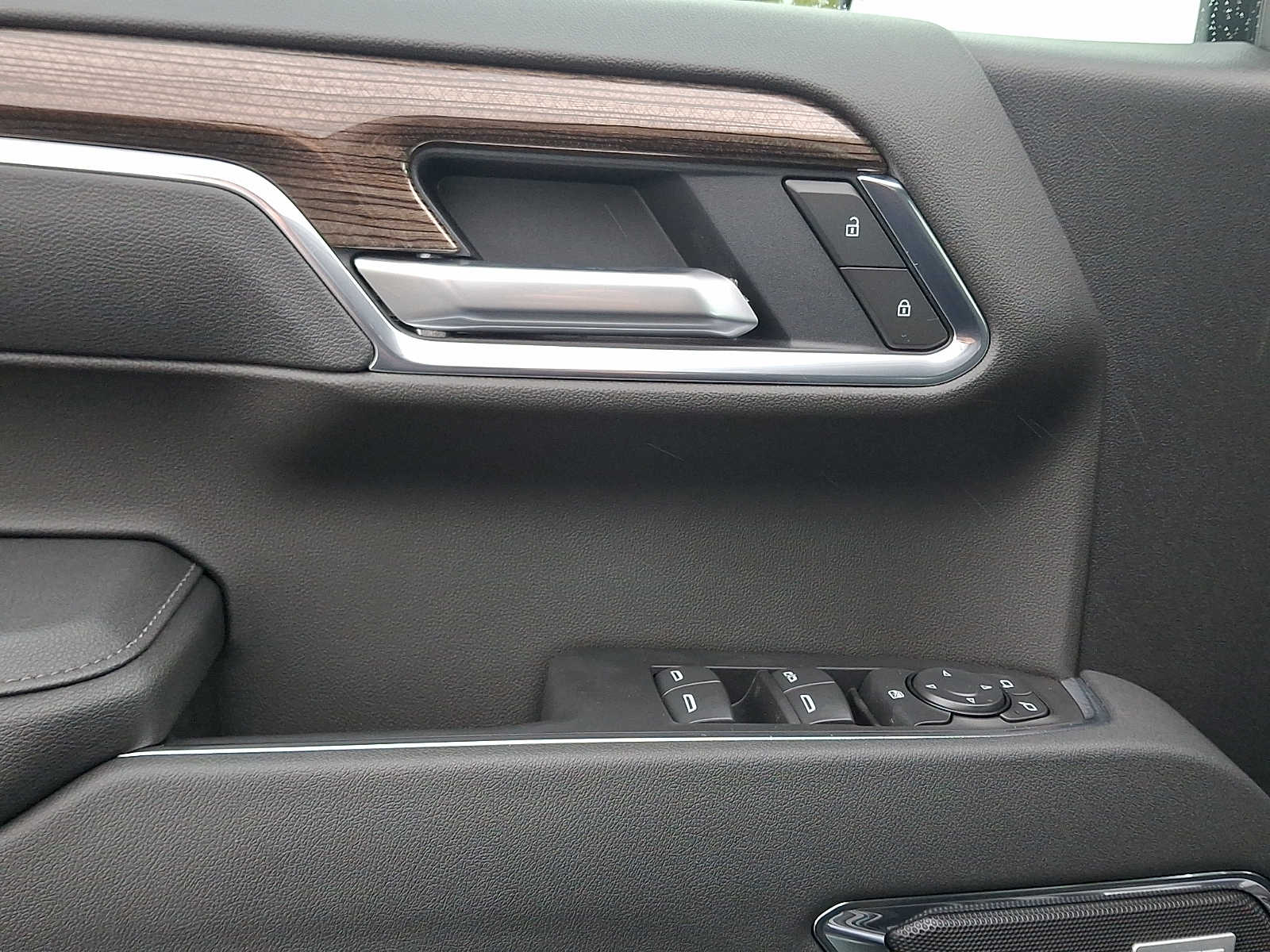 2026 Chevrolet Silverado 1500 LT Trail Boss - Photo 8