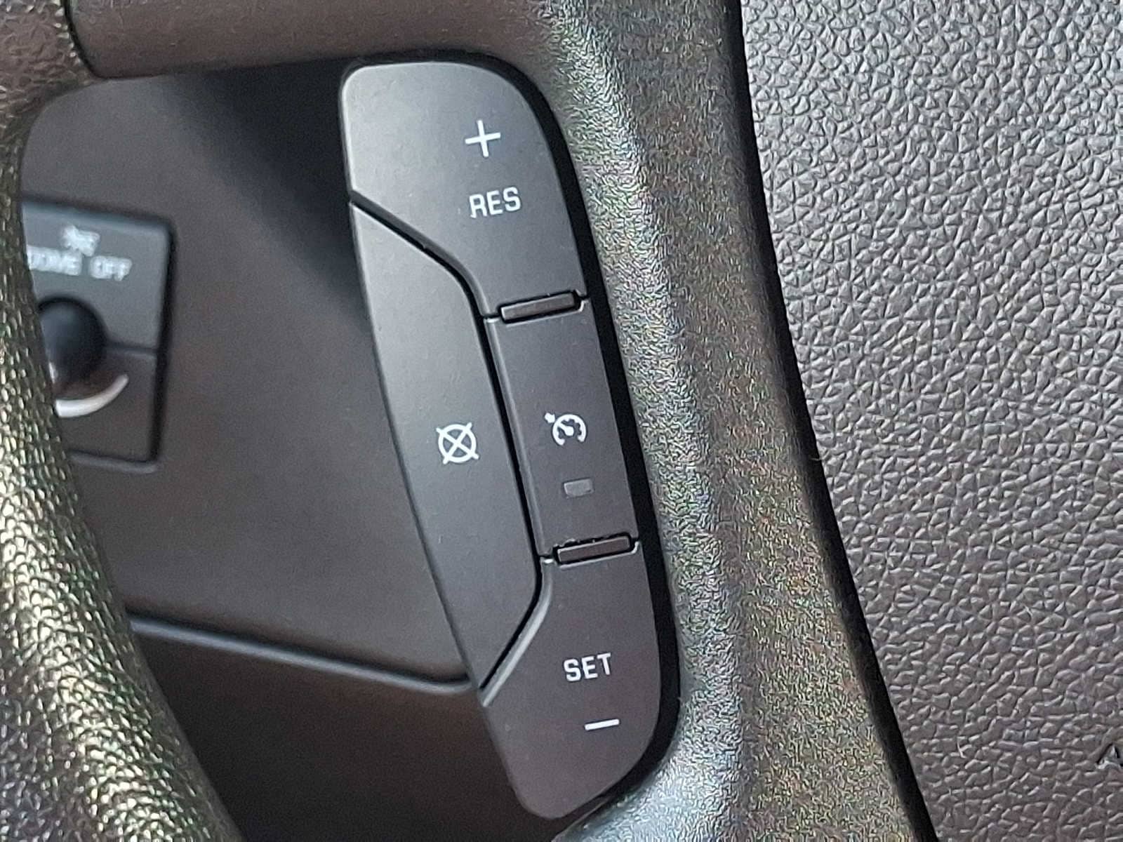 2024 GMC Savana Cargo Work Van - Photo 40