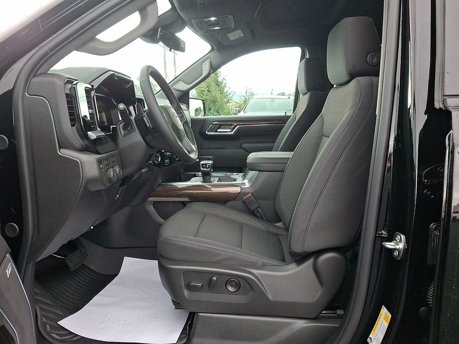 2026 Chevrolet Silverado 1500 LT Trail Boss - Photo 9