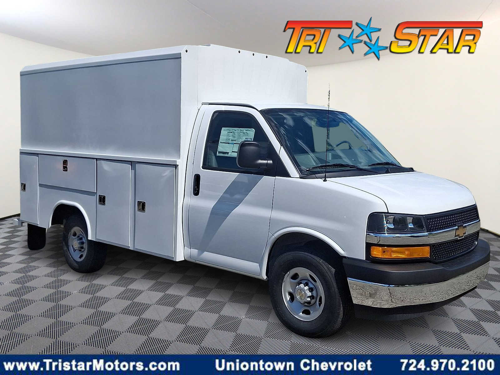 2026 Chevrolet Express Cutaway Base