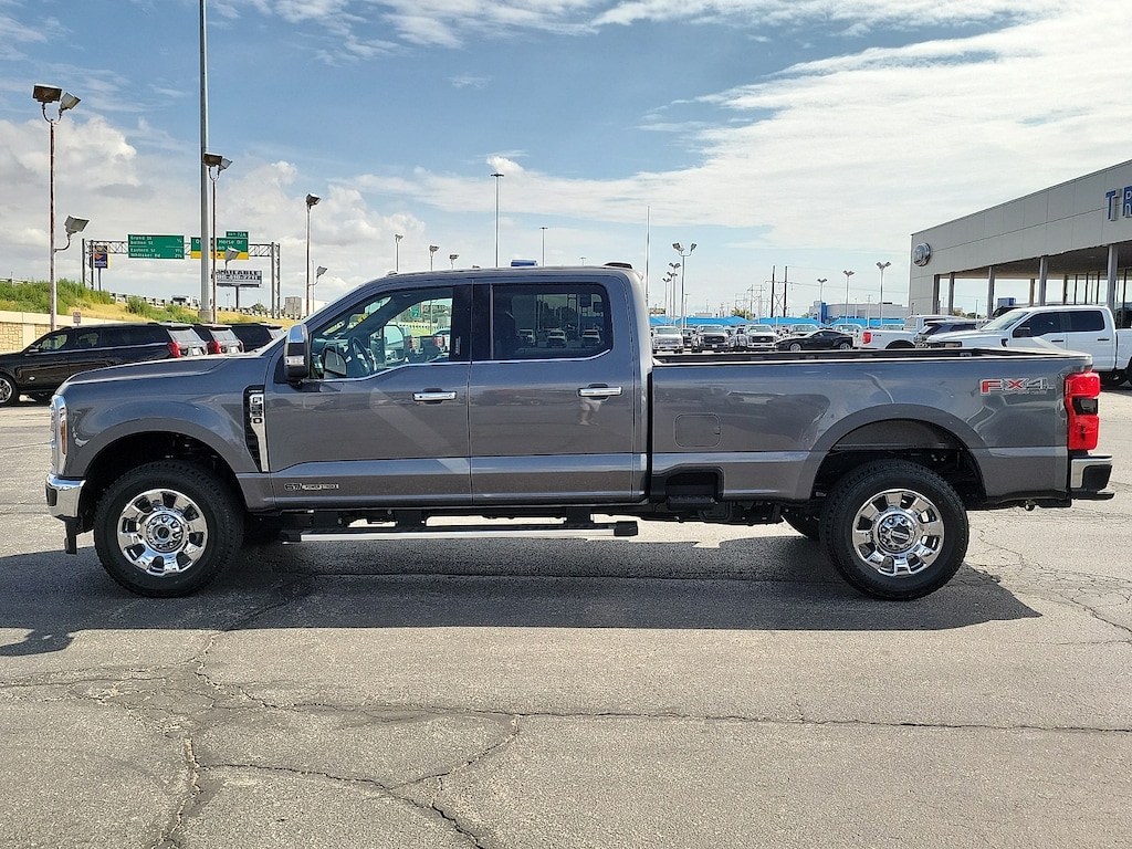 New 2026 Ford Super Duty F-350® Lariat® TRUCK