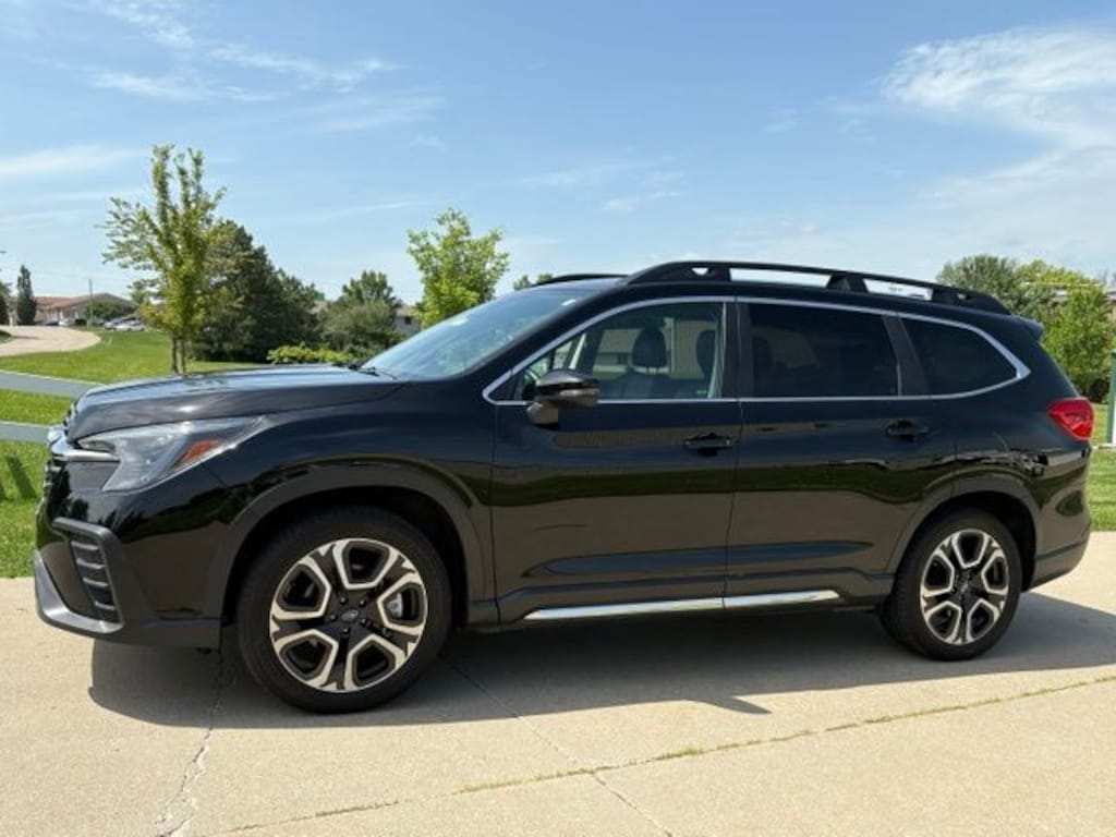 Used 2023 Subaru Ascent Limited 7-Passenger SUV