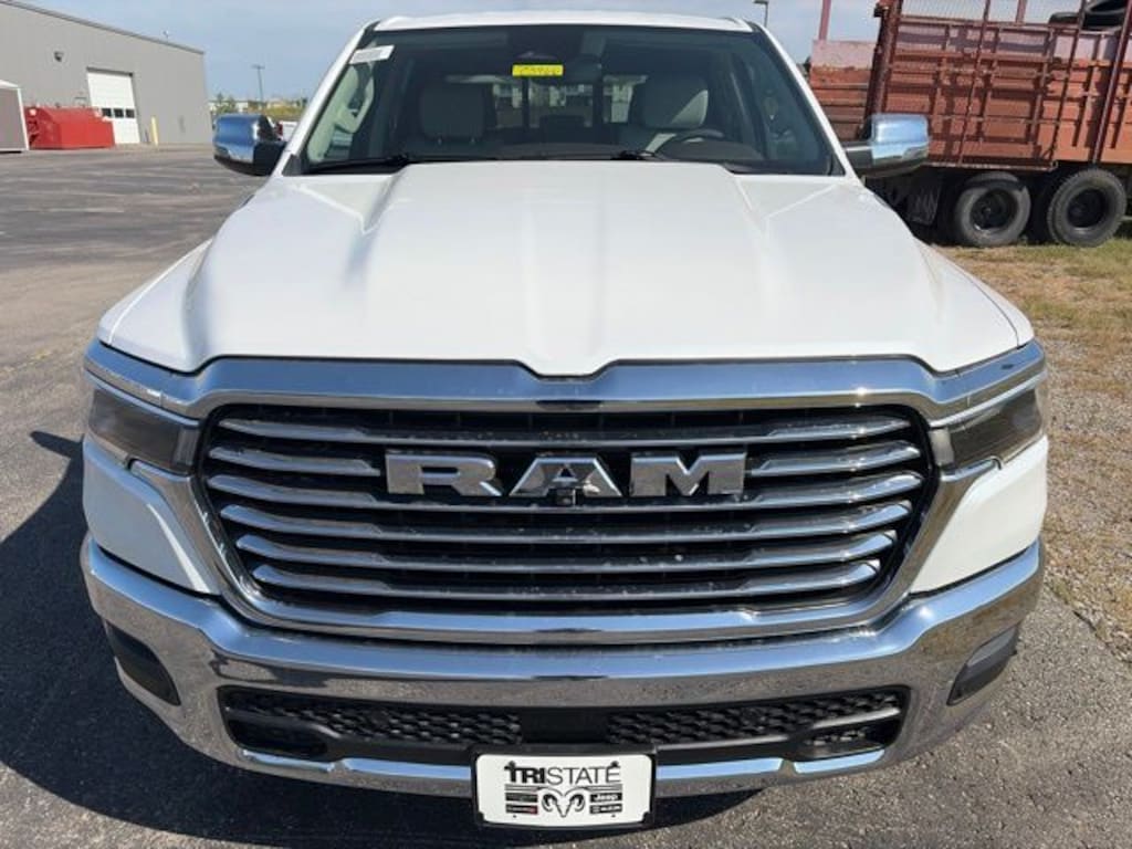 New 2027 Ram 1500 LARAMIE CREW CAB 4X4 5'7 BOX Pickup