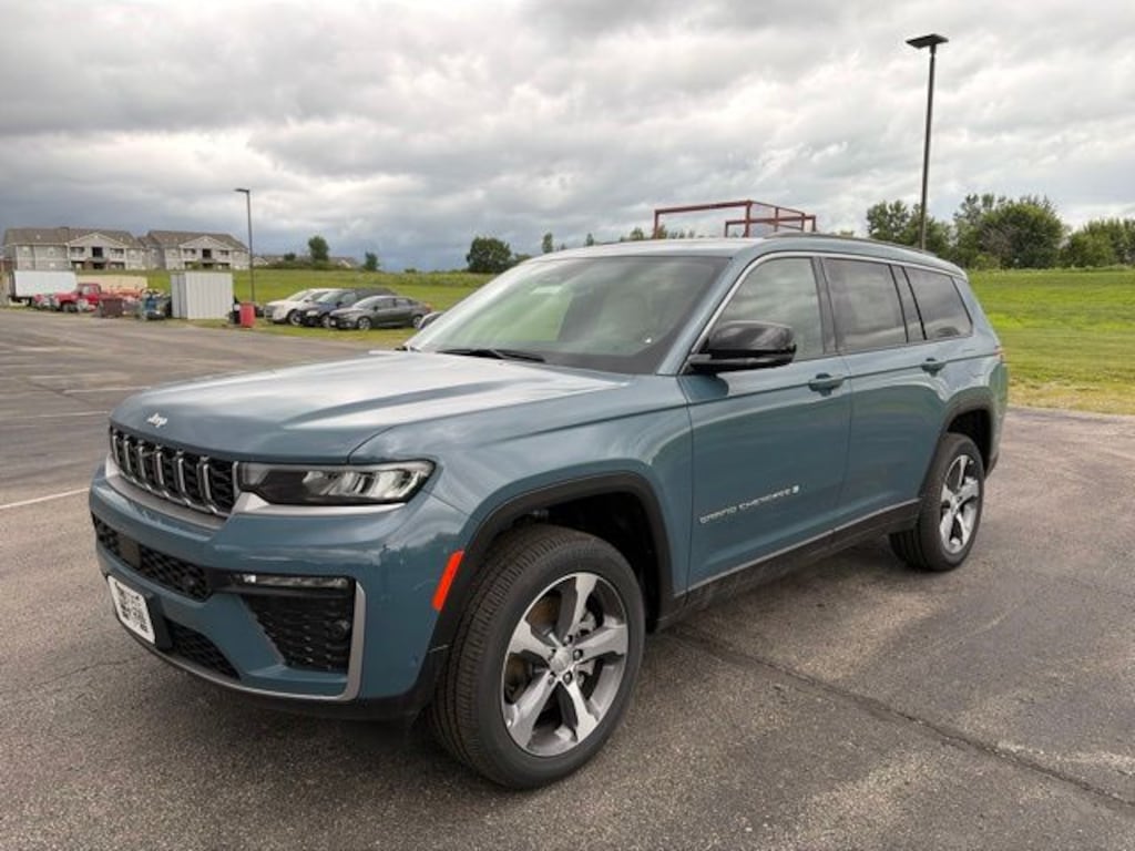 New 2026 Jeep Grand Cherokee L LIMITED 4X4 Sport Utility