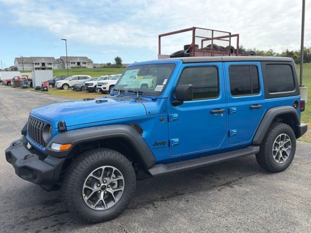 New 2026 Jeep Wrangler 4-DOOR SPORT S Sport Utility