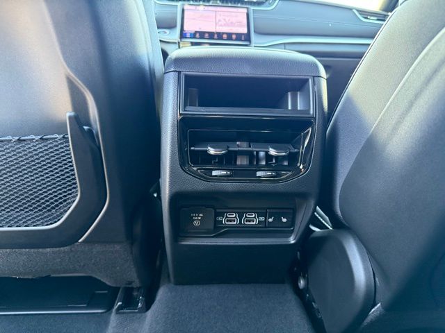 2025 Jeep Grand Cherokee Limited - Photo 25