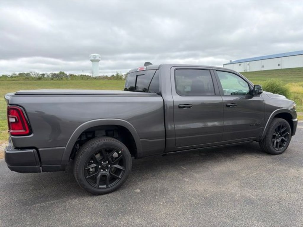 New 2027 Ram 1500 LARAMIE CREW CAB 4X4 6'4 BOX Pickup