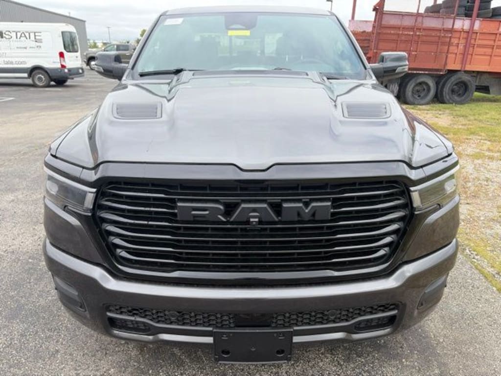 New 2027 Ram 1500 LARAMIE CREW CAB 4X4 6'4 BOX Pickup