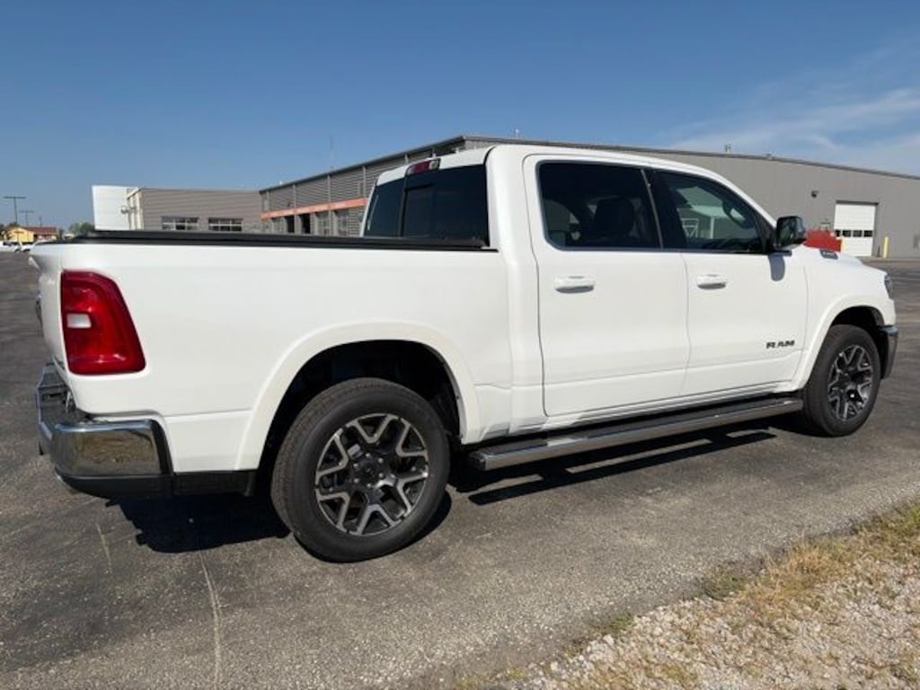 New 2027 Ram 1500 LARAMIE CREW CAB 4X4 5'7 BOX Pickup