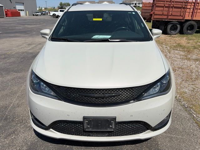 Used 2020 Chrysler Pacifica AWD LAUNCH EDITION with VIN 2C4RC3BG3LR278363 for sale in Kansas City