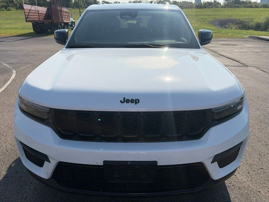 Used 2024 Jeep Grand Cherokee Altitude with VIN 1C4RJHAG0RC127499 for sale in Kansas City