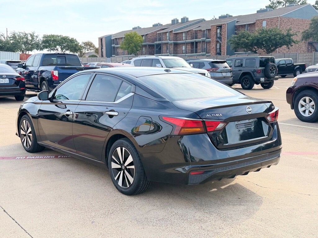 Used 2021 Nissan