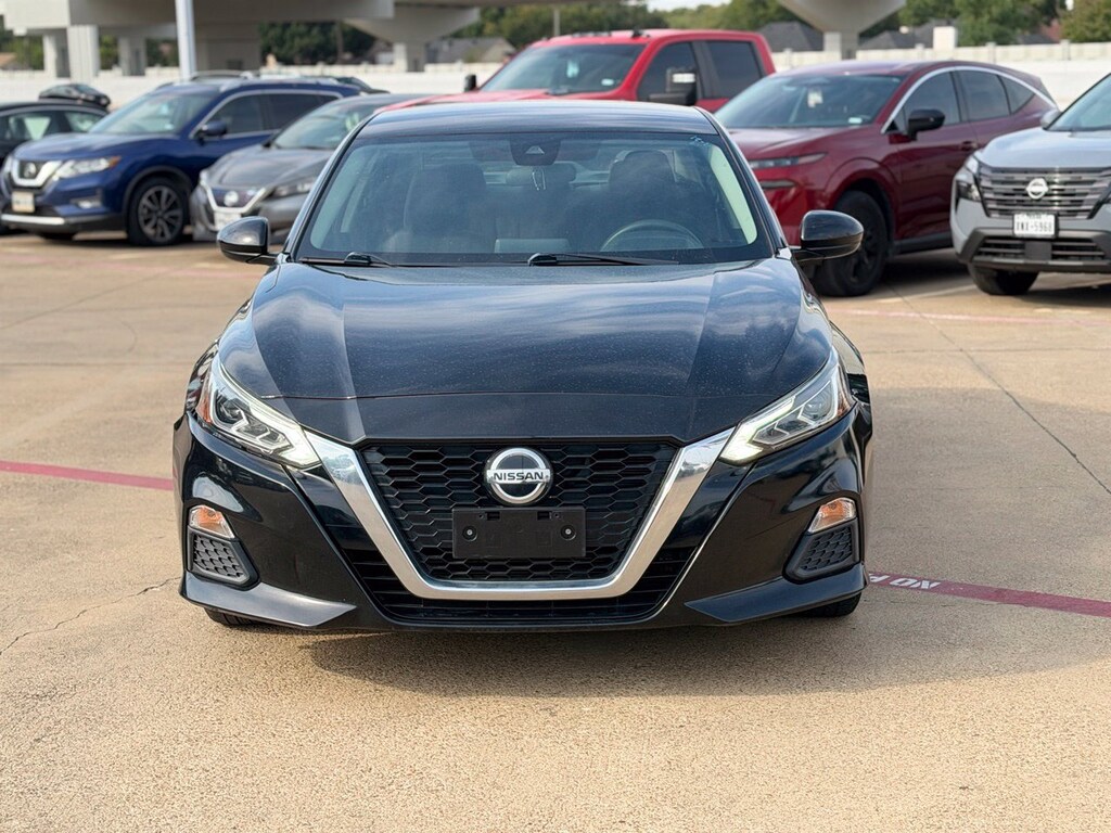 Used 2021 Nissan