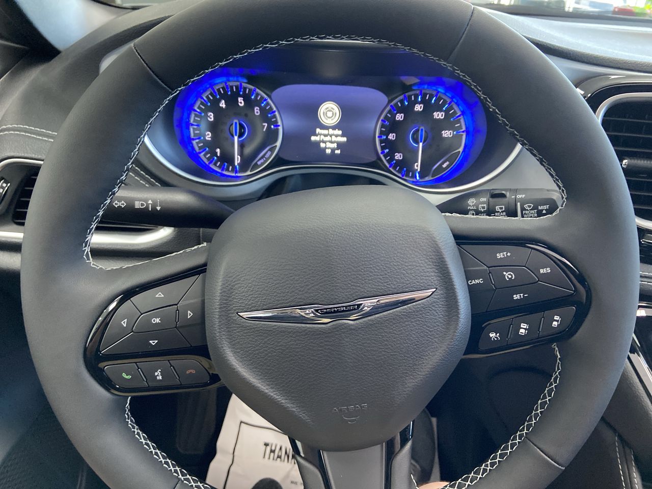 2026 Chrysler Pacifica Limited - Photo 14