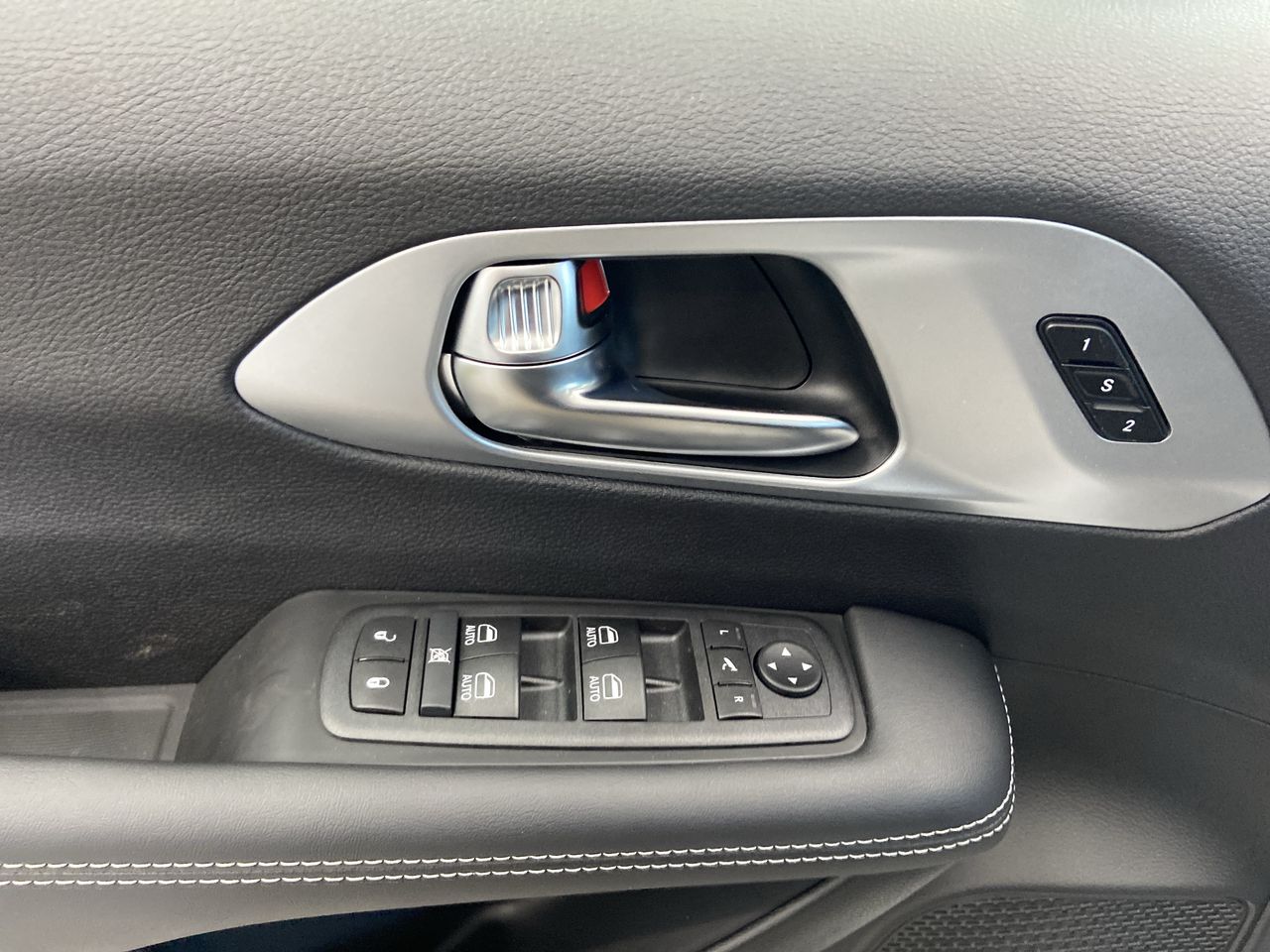 2026 Chrysler Pacifica Limited - Photo 13
