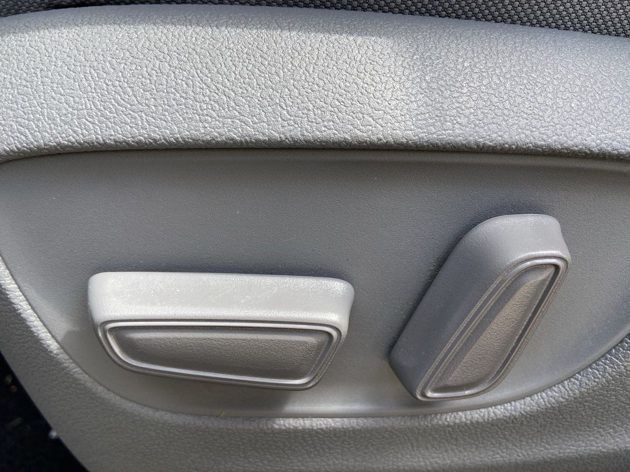 2023 Toyota Highlander LE - Photo 12