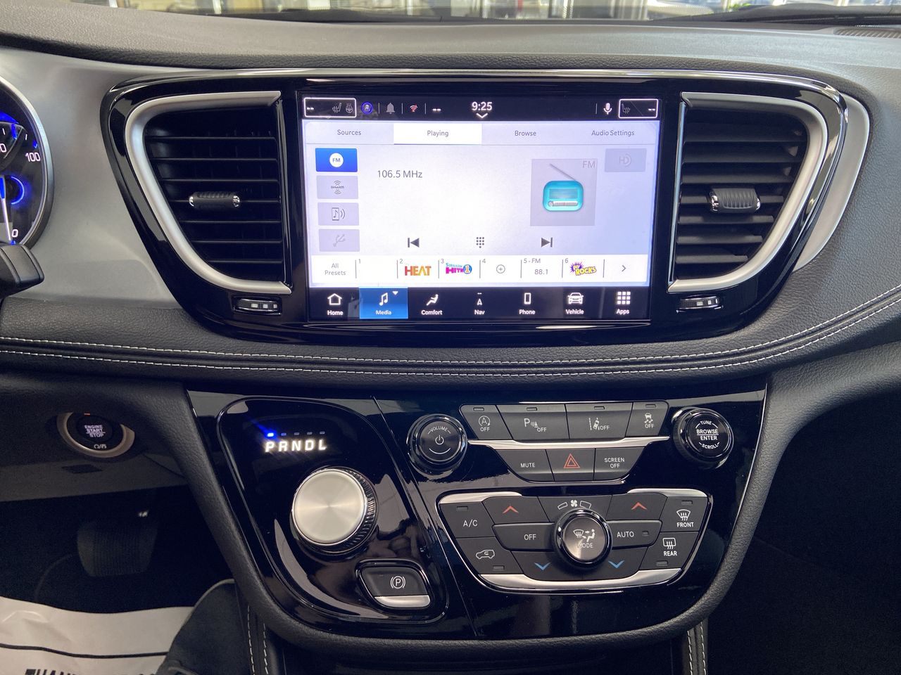 2026 Chrysler Pacifica Limited - Photo 16