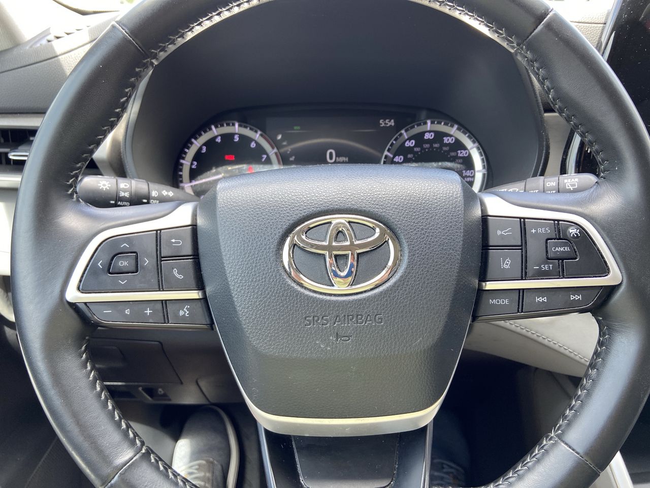 2023 Toyota Highlander LE - Photo 14