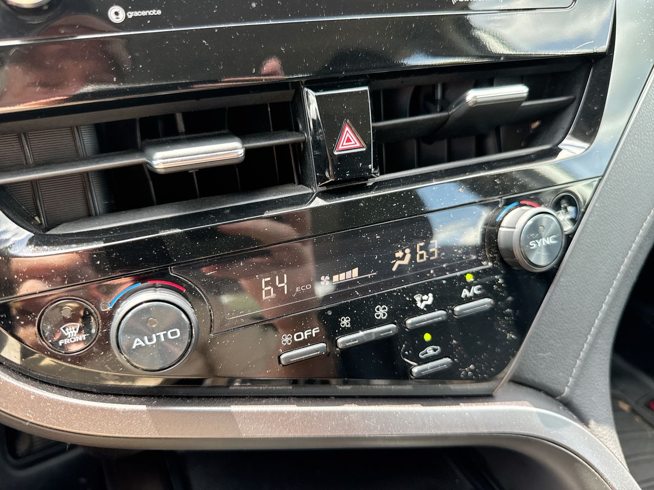 2023 Toyota Camry SE - Photo 18