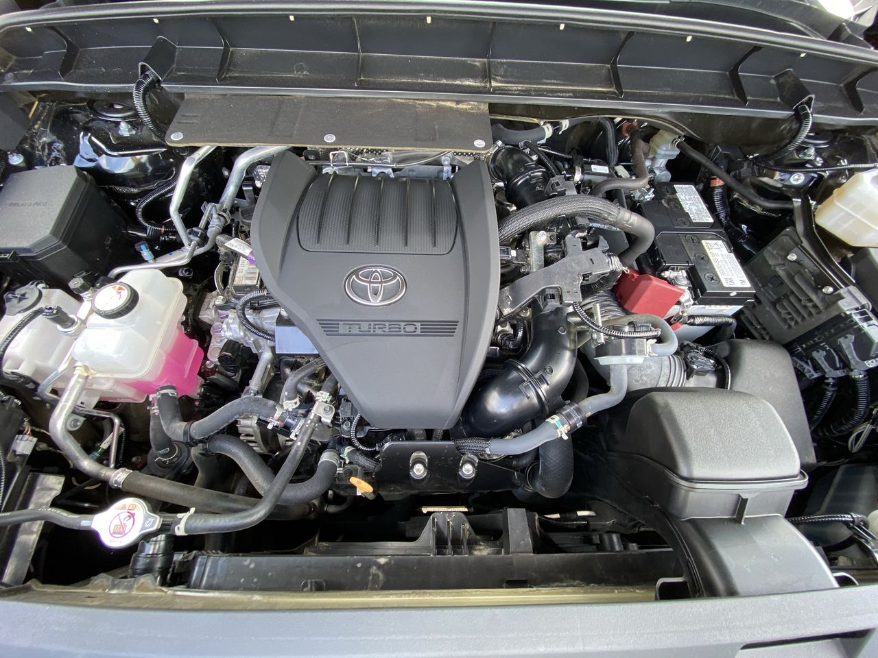 2023 Toyota Highlander LE - Photo 25