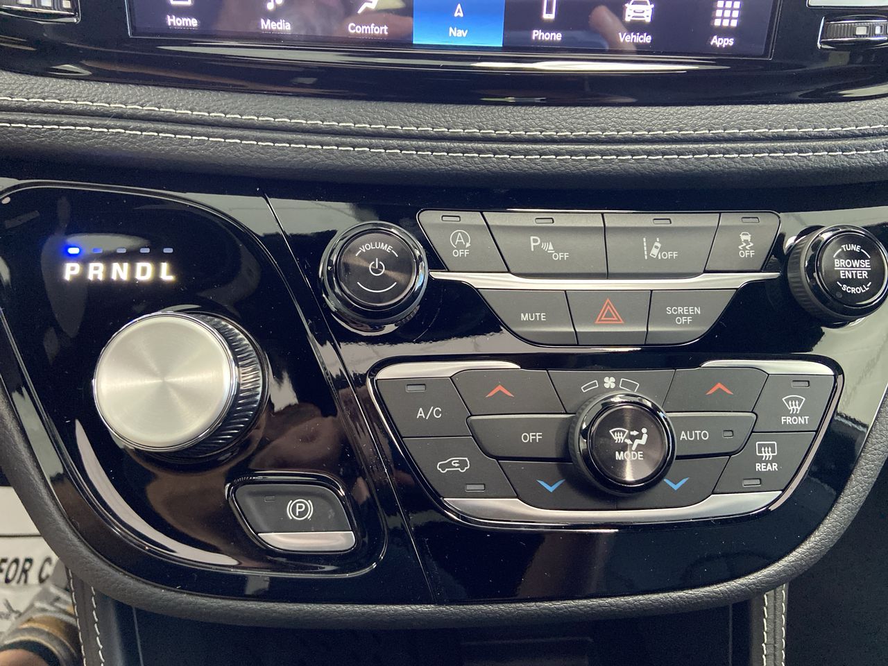2026 Chrysler Pacifica Limited - Photo 18