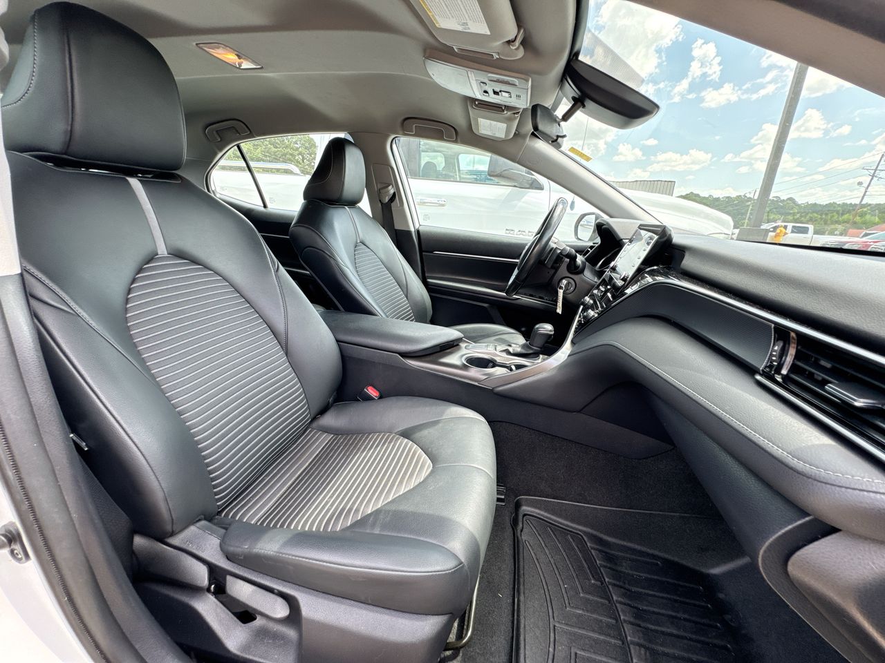 2023 Toyota Camry SE - Photo 22