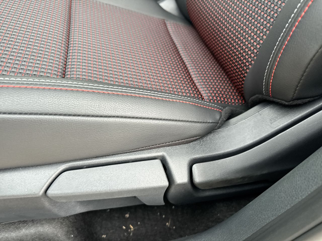2026 Nissan KICKS SR - Photo 12