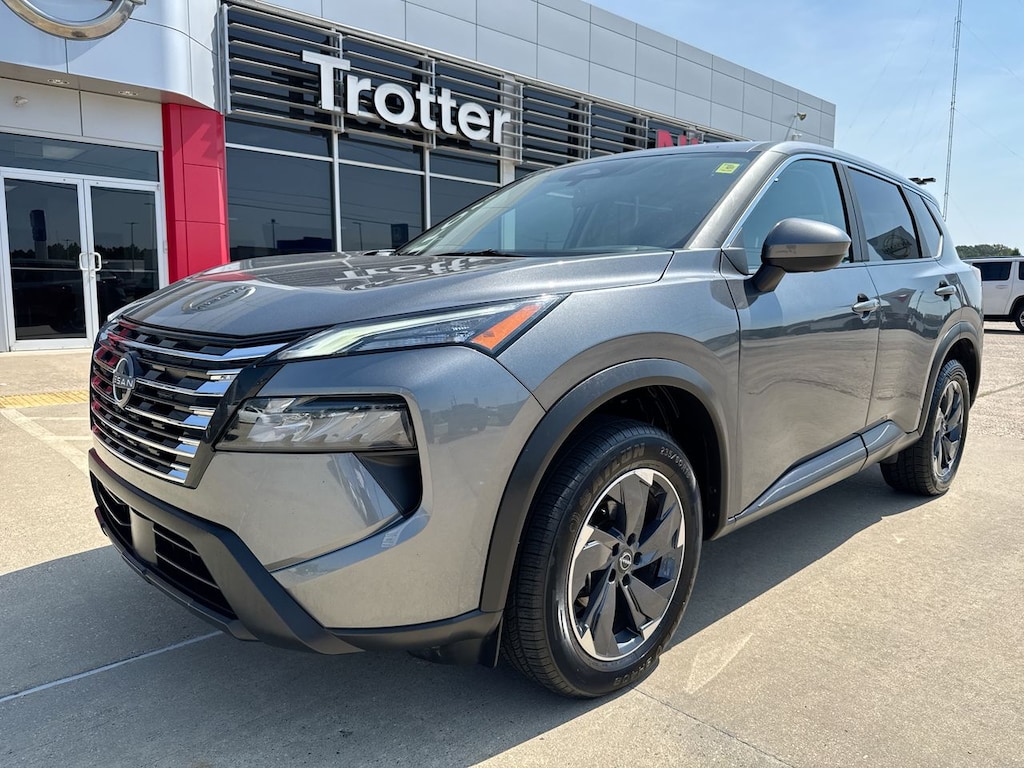 Used 2025 Nissan Rogue SV Front-Wheel Drive
