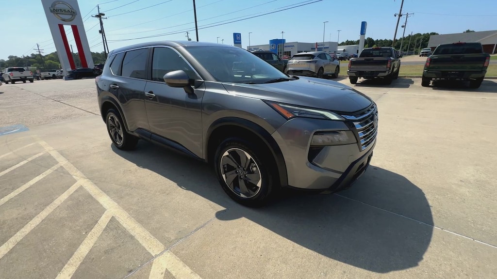 Used 2025 Nissan Rogue SV Front-Wheel Drive