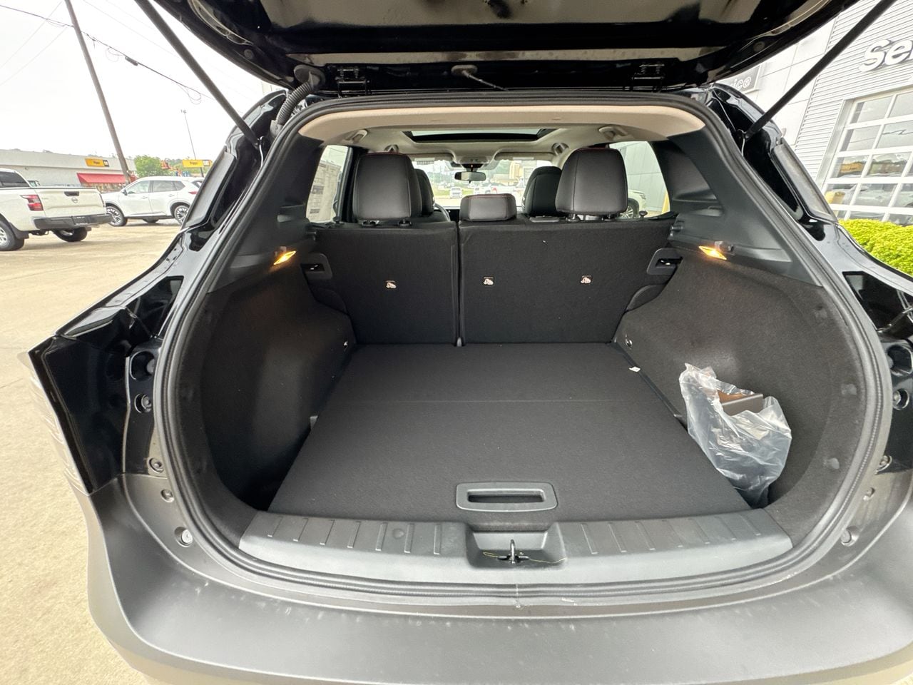 2026 Nissan KICKS SR - Photo 24