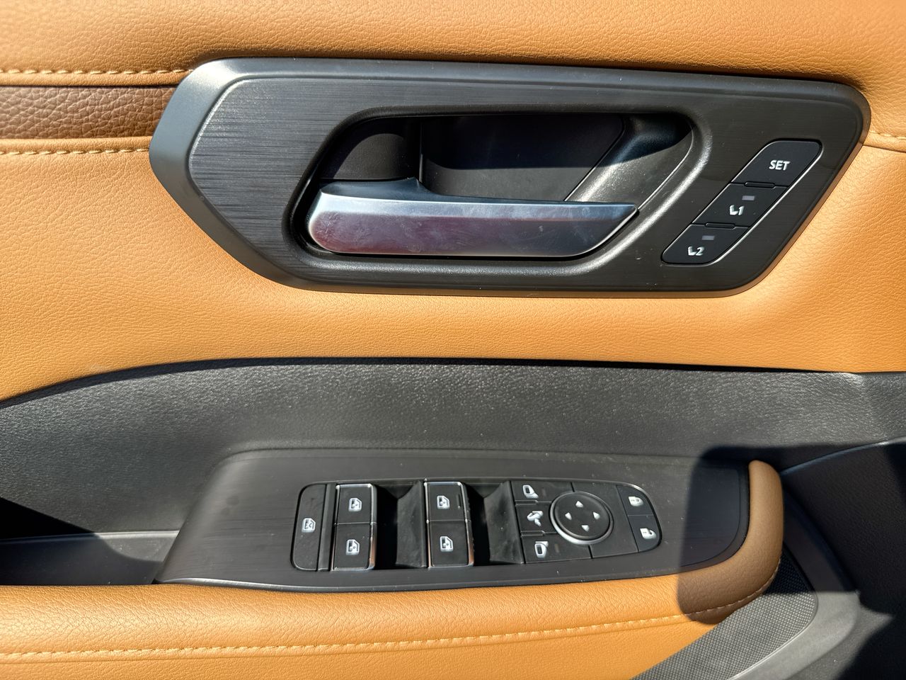 2026 Nissan Armada SL - Photo 13