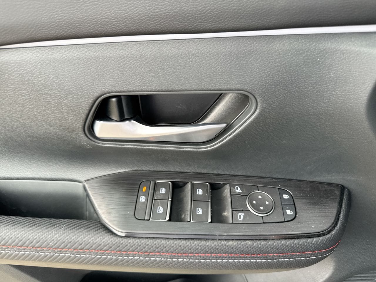 2026 Nissan KICKS SR - Photo 13