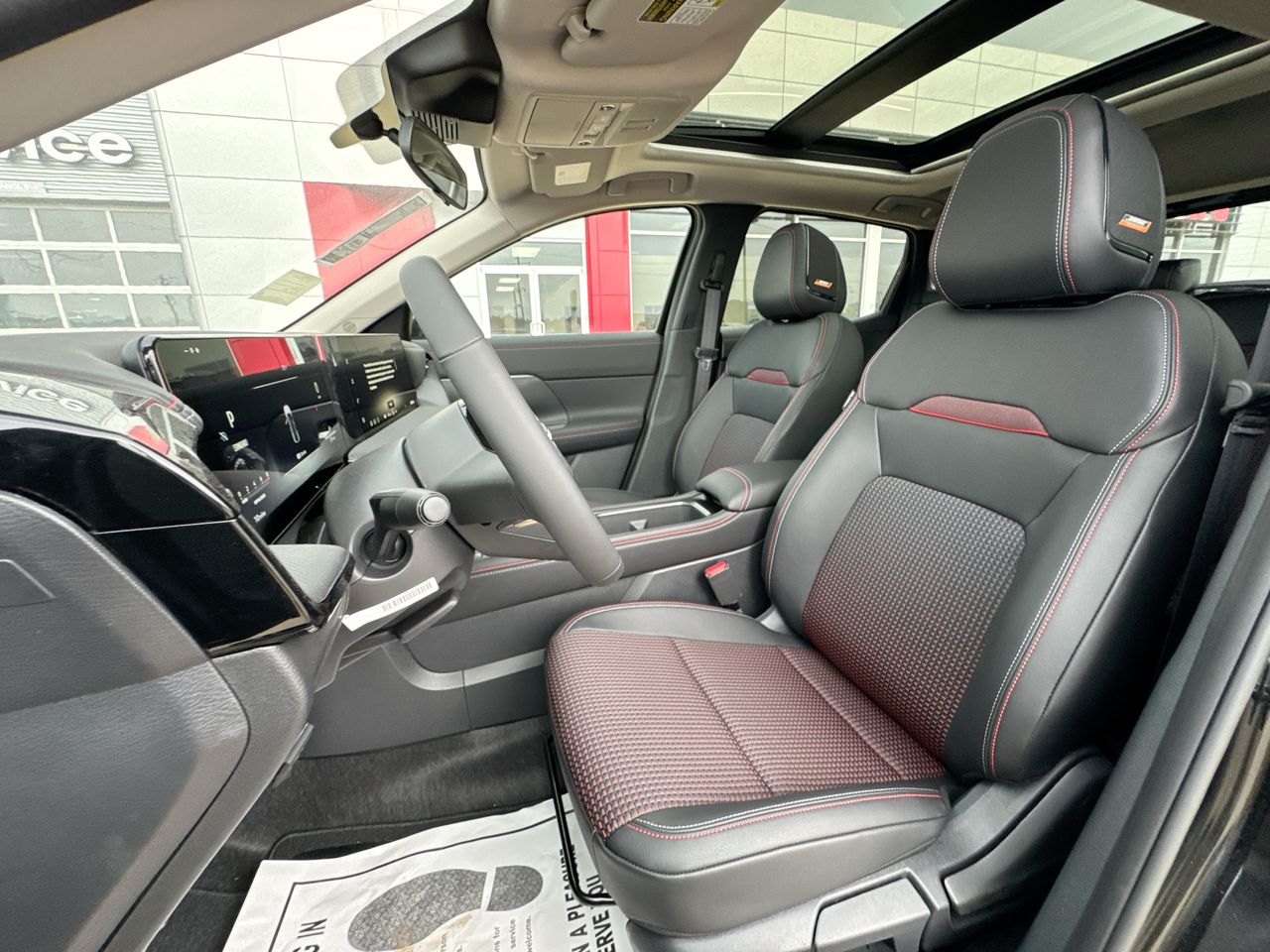 2026 Nissan KICKS SR - Photo 11