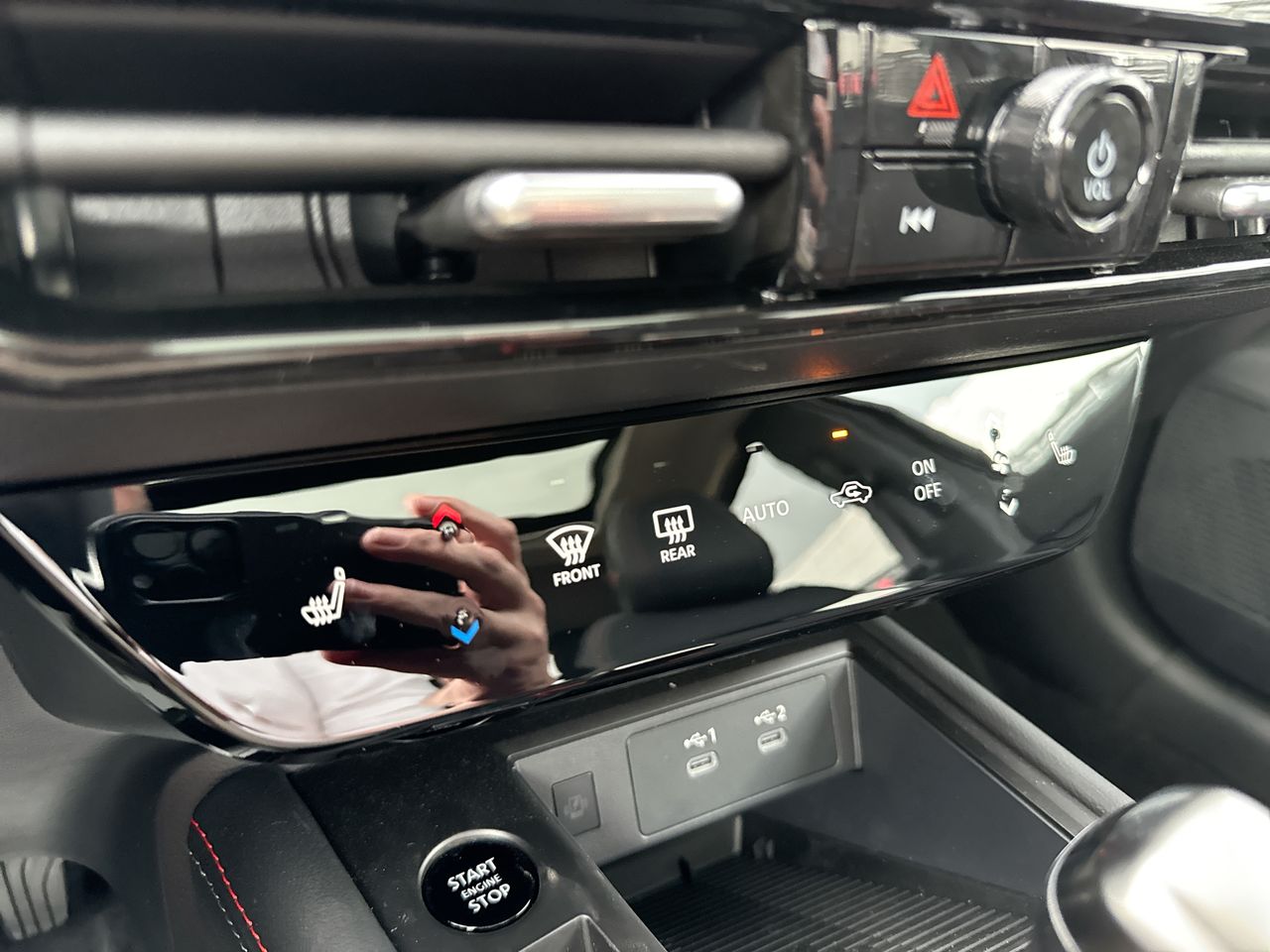 2026 Nissan KICKS SR - Photo 18