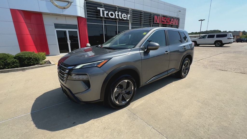 Used 2025 Nissan Rogue SV Front-Wheel Drive