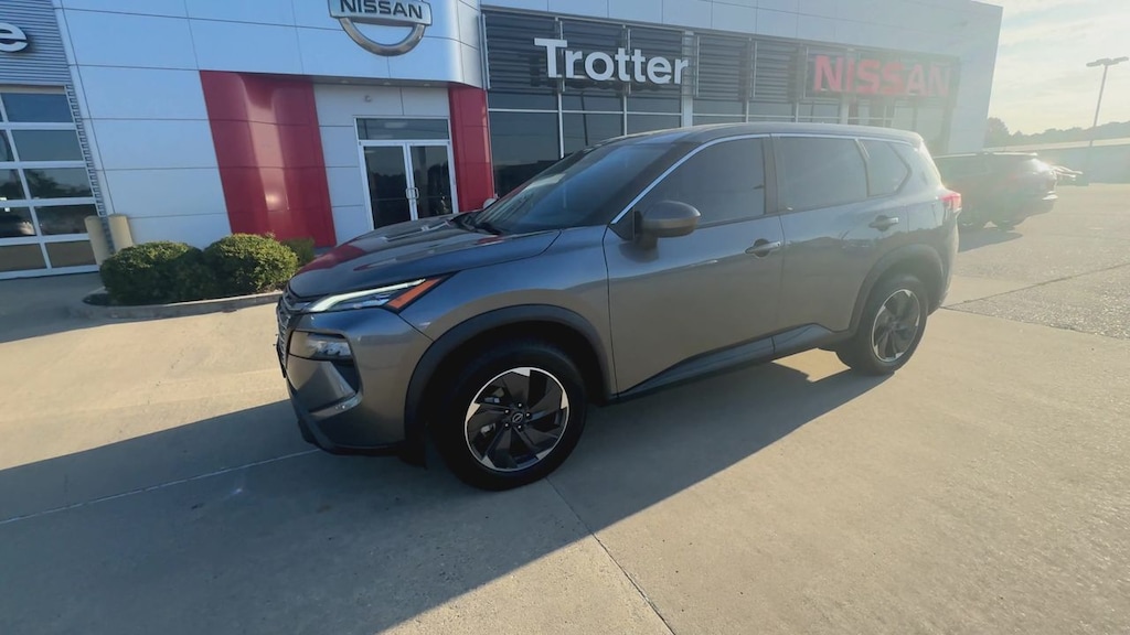 Used 2024 Nissan Rogue SV