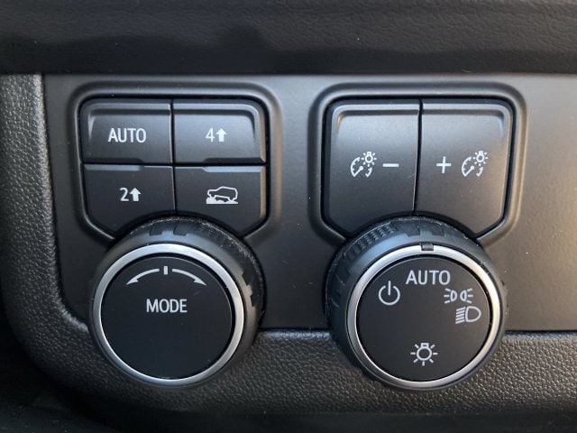 2023 Chevrolet Suburban LT - Photo 21