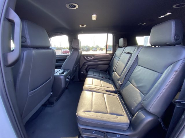 2023 Chevrolet Suburban LT - Photo 22