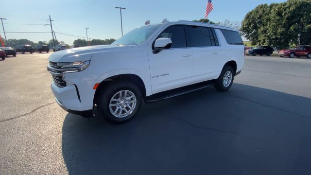 2023 Chevrolet Suburban LT - Photo 8