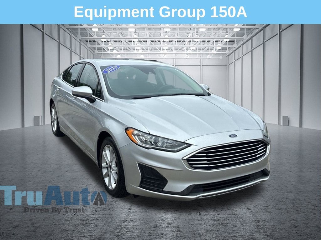 Used 2019 Ford Fusion SE Sedan