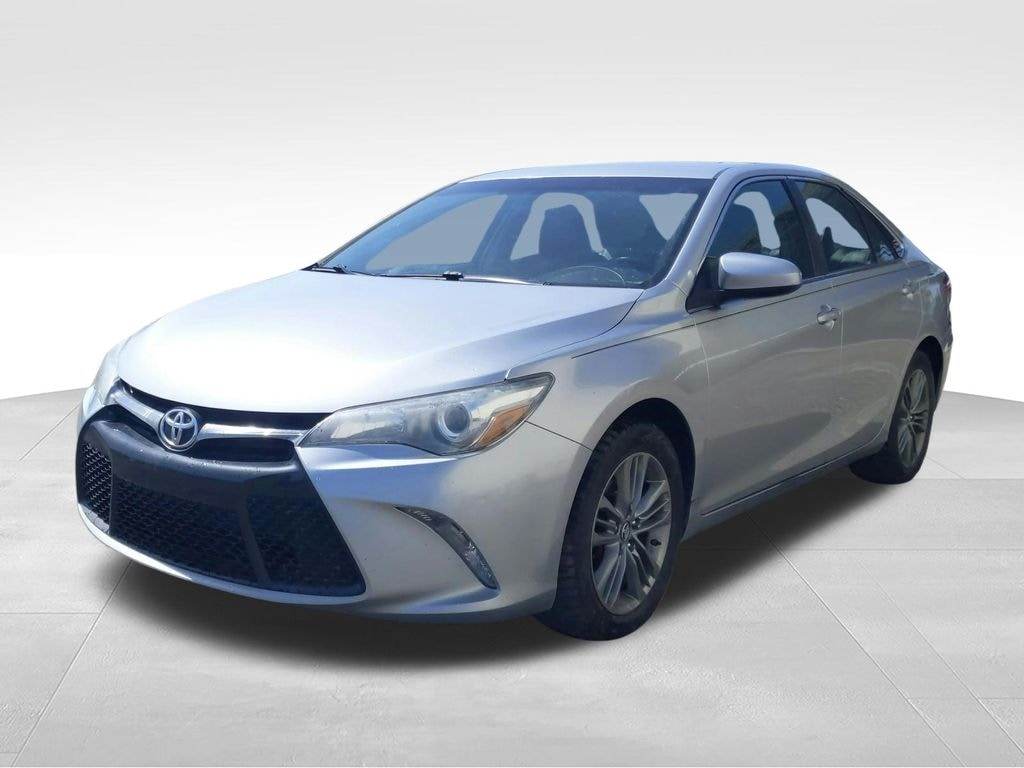 Used 2015 Toyota Camry SE Sedan